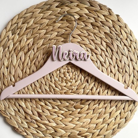 Percha de madera personalizada