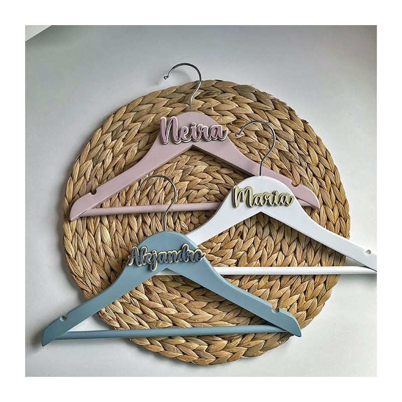 Percha de madera personalizada
